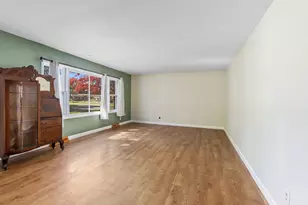 704 E Oak St, Greenville, MI 48838 - Photo 4