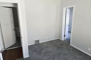 400 Bates St, Jackson, MI 49202 - Photo 24
