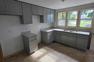 113 W State St, Scottville, MI 49454 - Photo 14