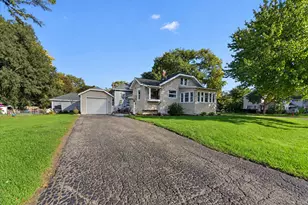 732 Elmwood Ave, Jackson, MI 49203 - Photo 2