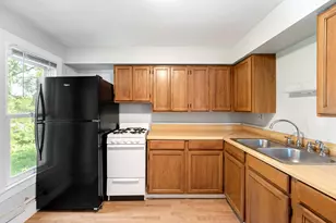 1021 Broadway Ave NW, Grand Rapids, MI 49504 - Photo 10
