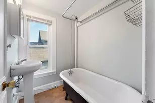 1021 Broadway Ave NW, Grand Rapids, MI 49504 - Photo 8