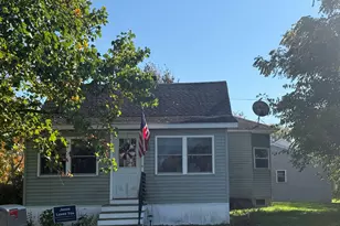 196 E 1st St, Vermontville, MI 49096 - Photo 2