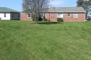 25841 US-12, Sturgis, MI 49091 - Photo 16