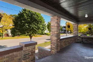 525 La Grave Ave SE, Grand Rapids, MI 49503 - Photo 2