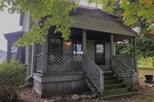 209 W Gilson St, Edmore, MI 48829 - Photo 2
