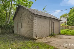742 Myrtle St NW, Grand Rapids, MI 49504 - Photo 20