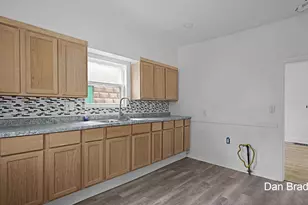 742 Myrtle St NW, Grand Rapids, MI 49504 - Photo 8