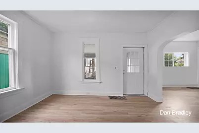 742 Myrtle Street NW, Grand Rapids, MI 49504 - Photo 4