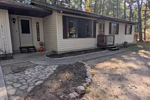212 S Broton Rd, Muskegon, MI 49442 - Photo 2