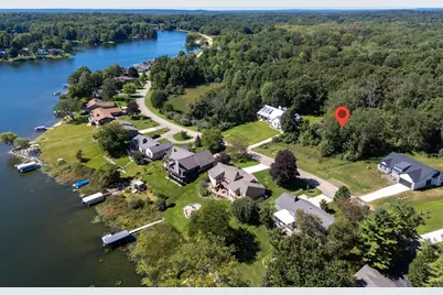 412 Midlakes Boulevard #6, Plainwell, MI 49080 - Photo 8