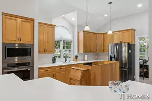 985 Thornwyk Dr NW, Grand Rapids, MI 49534 - Photo 16