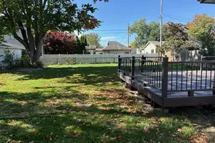 750 Mcmunn St, South Lyon, MI 48178 - Photo 4
