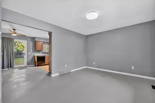 340 Oakwood Ln, Perry, MI 48872 - Photo 4