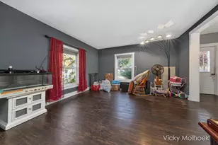 221 W Center St, Belding, MI 48809 - Photo 8