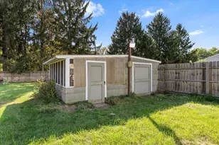 24369 Oak St, Edwardsburg, MI 49112 - Photo 22