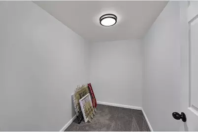325 N Kendall Avenue, Kalamazoo, MI 49006 - Photo 30