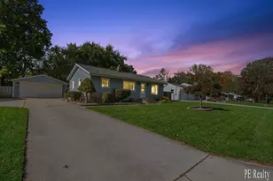 1515 Gridley Ave NW, Grand Rapids, MI 49534 - Photo 4