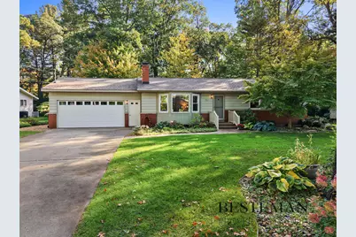 740 E Fennwood Circle, Muskegon, MI 49445 - Photo 4