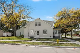 724 Eleanor St NE, Grand Rapids, MI 49505 - Photo 6