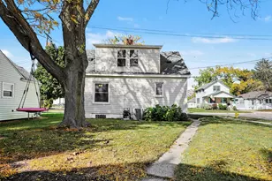 724 Eleanor St NE, Grand Rapids, MI 49505 - Photo 8