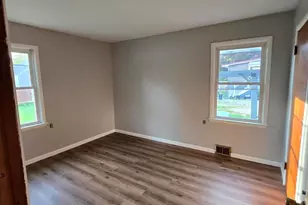 625 Dexter St, Milan, MI 48160 - Photo 4