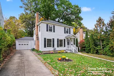 241 Baynton Avenue NE, Grand Rapids, MI 49503 - Photo 2