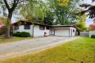 2706 Dawn Dr, Midland, MI 48642 - Photo 1