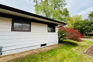 2706 Dawn Dr, Midland, MI 48642 - Photo 10