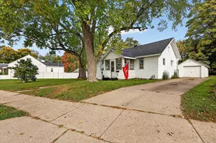 2121 Lee St SW, Wyoming, MI 49519 - Photo 6