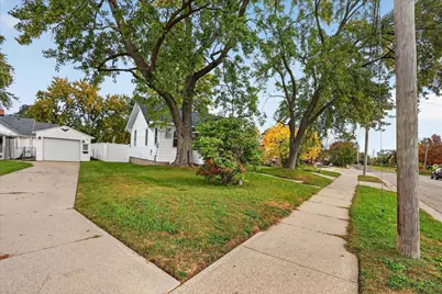2121 Lee Street SW, Wyoming, MI 49519 - Photo 2