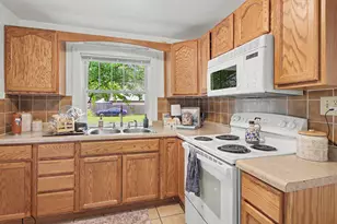 548 Surby Ave, Battle Creek, MI 49015 - Photo 8