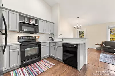 315 NW Xing, Holland, MI 49423 - Photo 8
