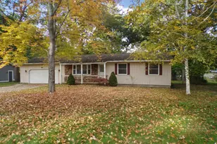 1301 Linden Dr, Muskegon, MI 49445 - Photo 2
