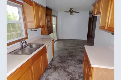 1301 Linden Drive, Muskegon, MI 49445 - Photo 6