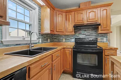 11648 E Bear Meadows Drive SE, Alto, MI 49302 - Photo 6
