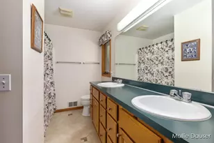 3651 5 Mile Rd NE, Grand Rapids, MI 49525 - Photo 20