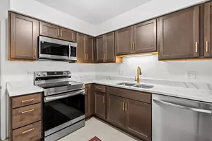 1812 Carlsbrook Ln, Portage, MI 49024 - Photo 10