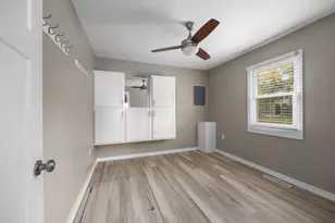 927 Aberdeen St NE, Grand Rapids, MI 49505 - Photo 16