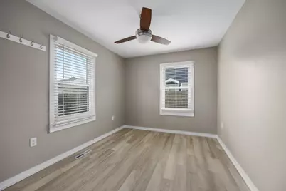 927 Aberdeen Street NE, Grand Rapids, MI 49505 - Photo 14