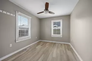 927 Aberdeen St NE, Grand Rapids, MI 49505 - Photo 14