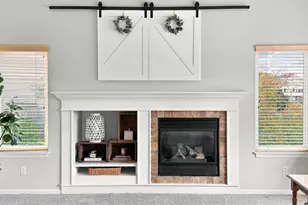 8621 Sun Park Dr, Zeeland, MI 49464 - Photo 4
