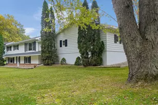 436 Stauffer Dr, Hastings, MI 49058 - Photo 10