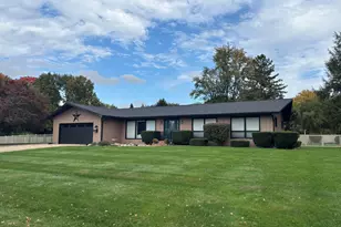 906 Independence Ave, Sturgis, MI 49091 - Photo 1
