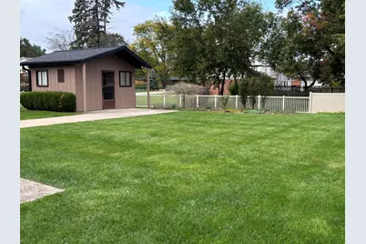 906 Independence Avenue, Sturgis, MI 49091 - Photo 4