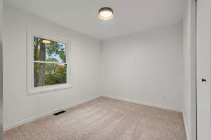 222 W Grant St, Hastings, MI 49058 - Photo 10