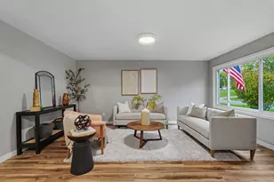222 W Grant St, Hastings, MI 49058 - Photo 2