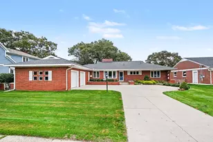 1645 Ruddiman Dr, Muskegon, MI 49445 - Photo 2