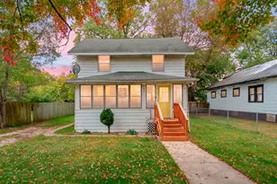 862 Lavette Ave, Benton Harbor, MI 49022 - Photo 1