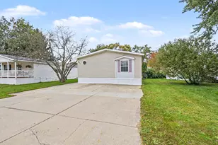 471 N Kippen Dr SE, Grand Rapids, MI 49548 - Photo 1